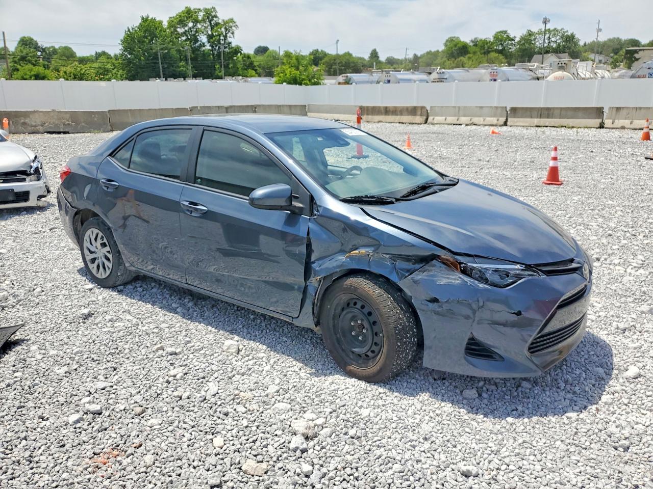 2017 TOYOTA COROLLA LE photo 7