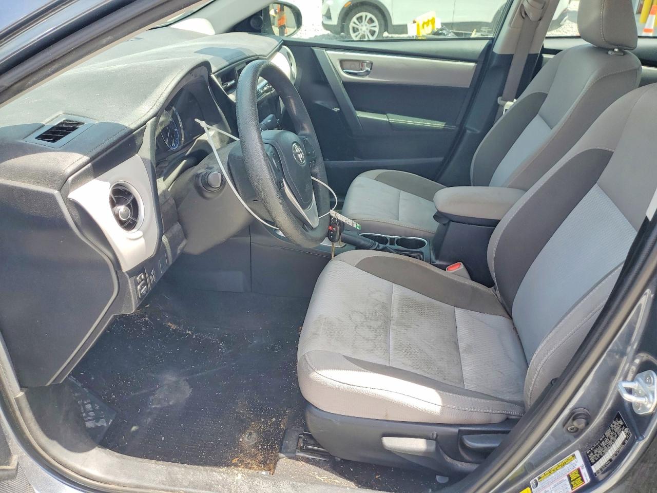 2017 TOYOTA COROLLA LE photo 13