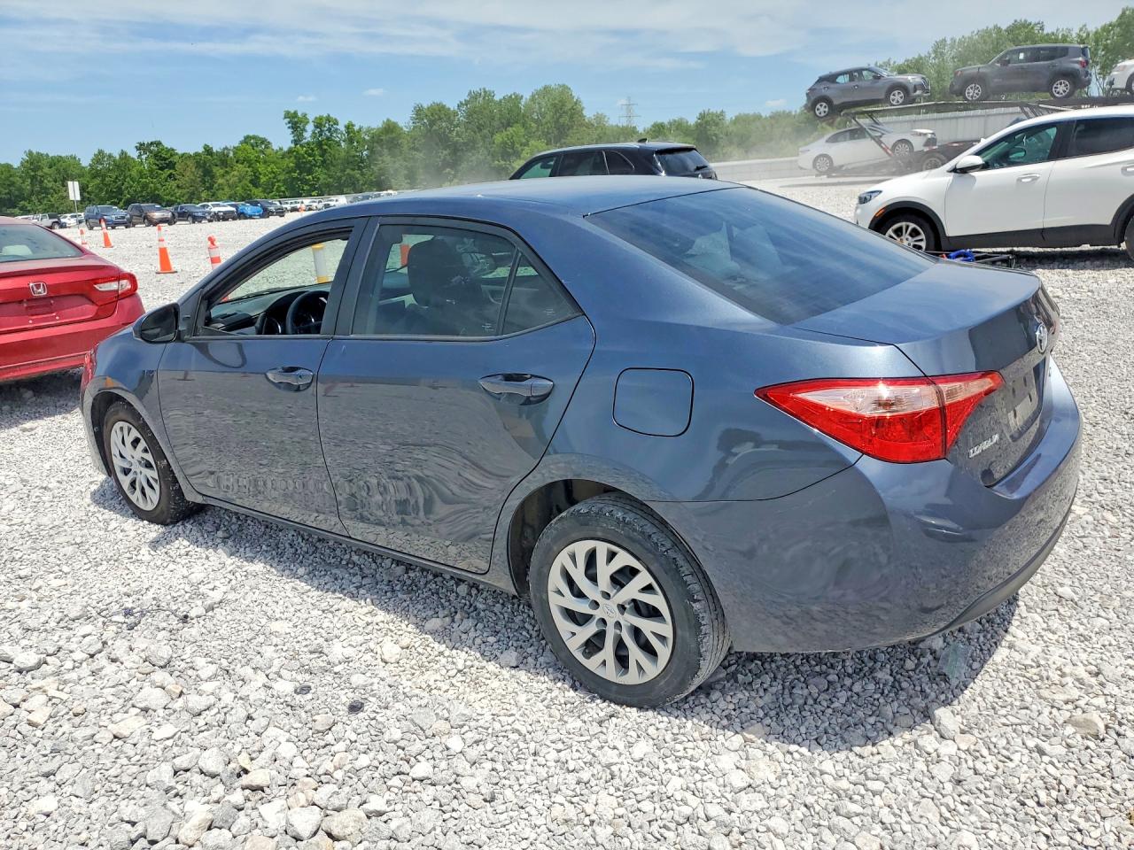 2017 TOYOTA COROLLA LE photo 3