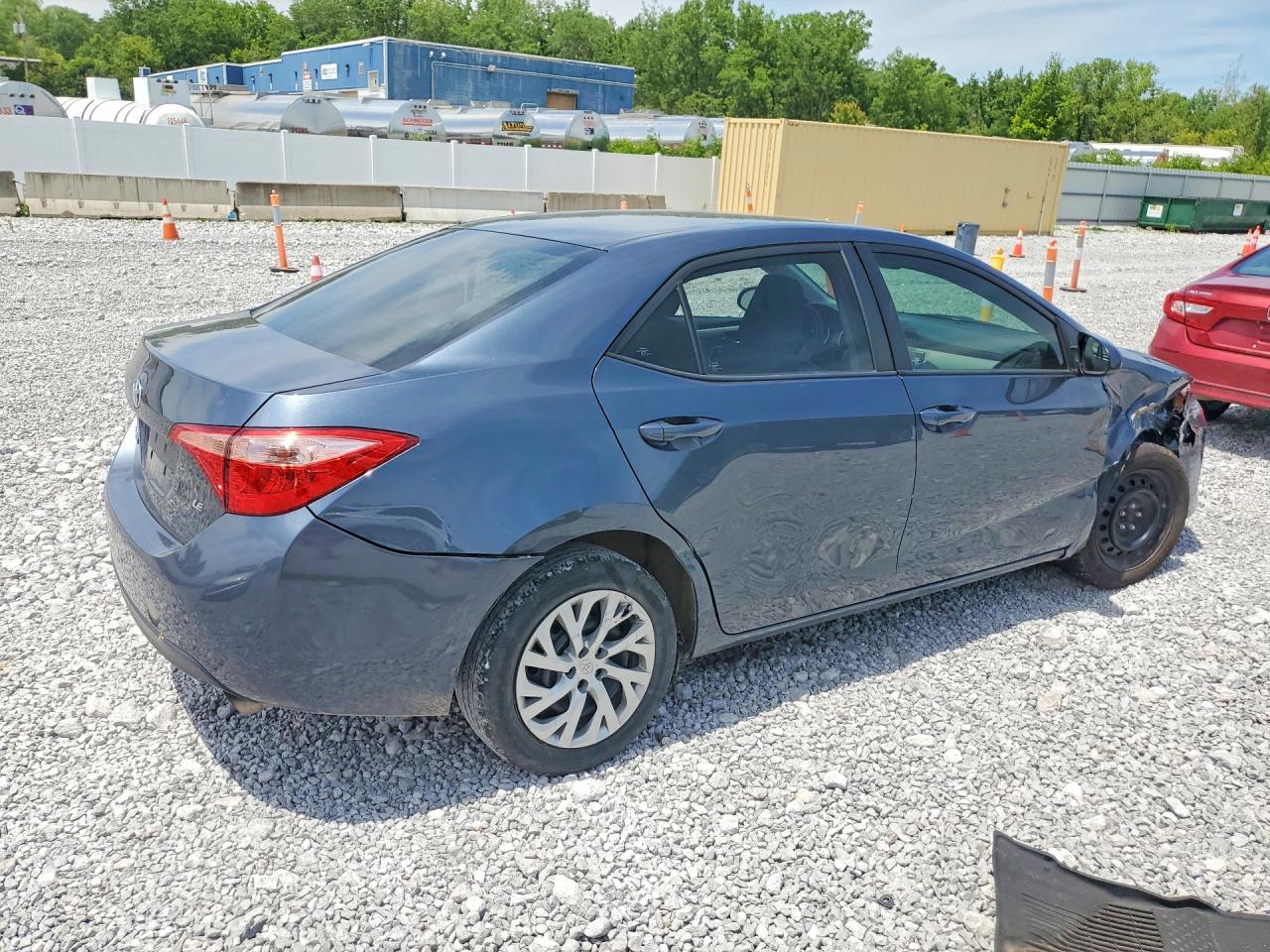2017 TOYOTA COROLLA LE photo 5