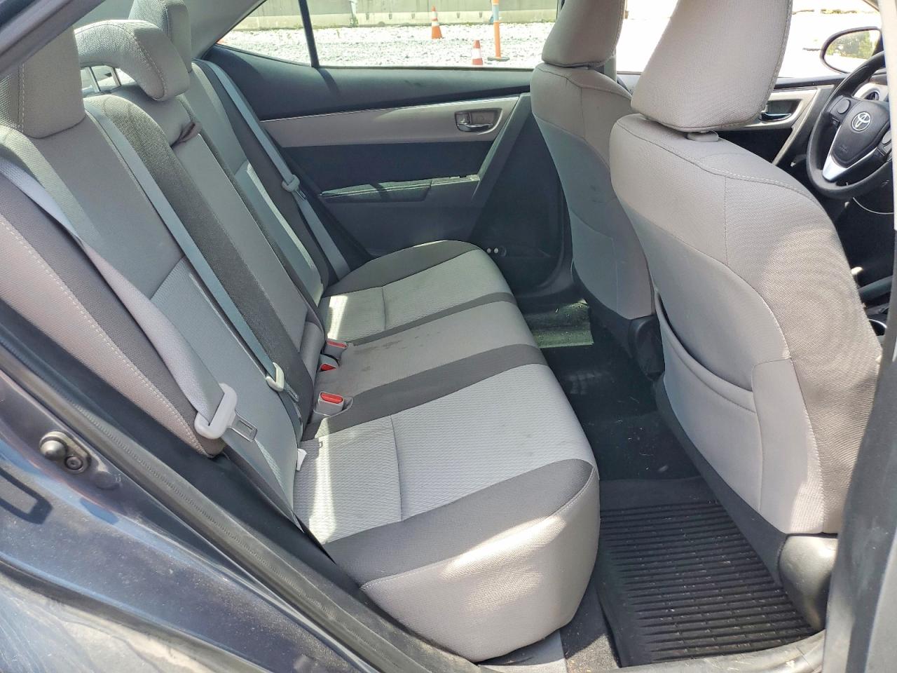 2017 TOYOTA COROLLA LE photo 19