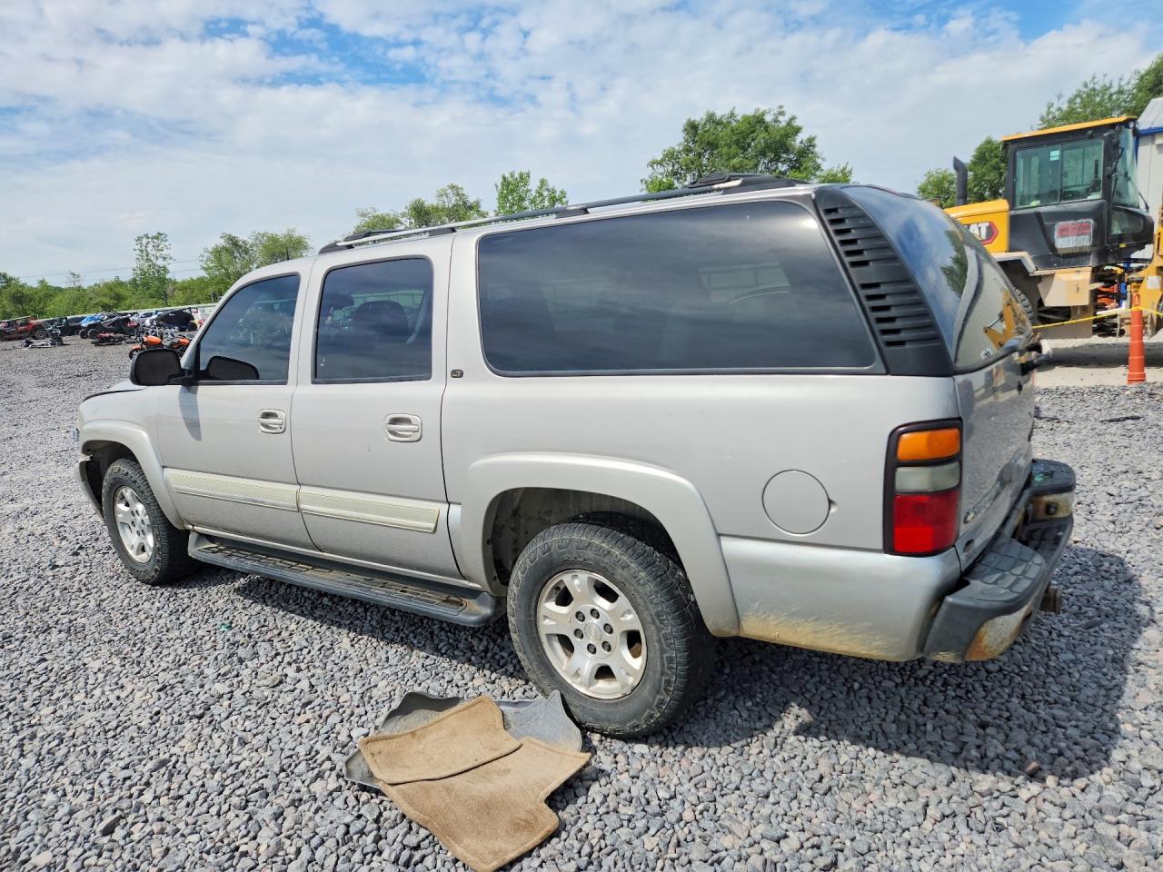 2005 CHEVROLET SUBURBAN K1500 photo 2