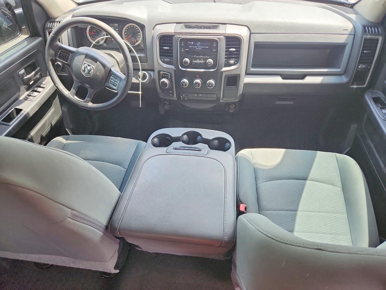 2016 RAM 1500 ST photo 22