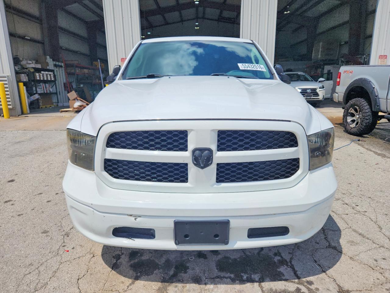 2016 RAM 1500 ST photo 13