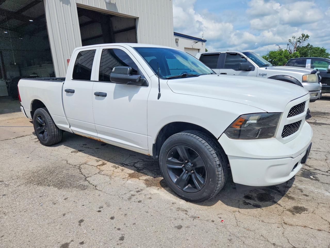 2016 RAM 1500 ST photo 10
