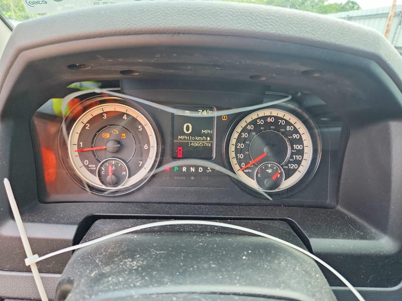 2016 RAM 1500 ST photo 25