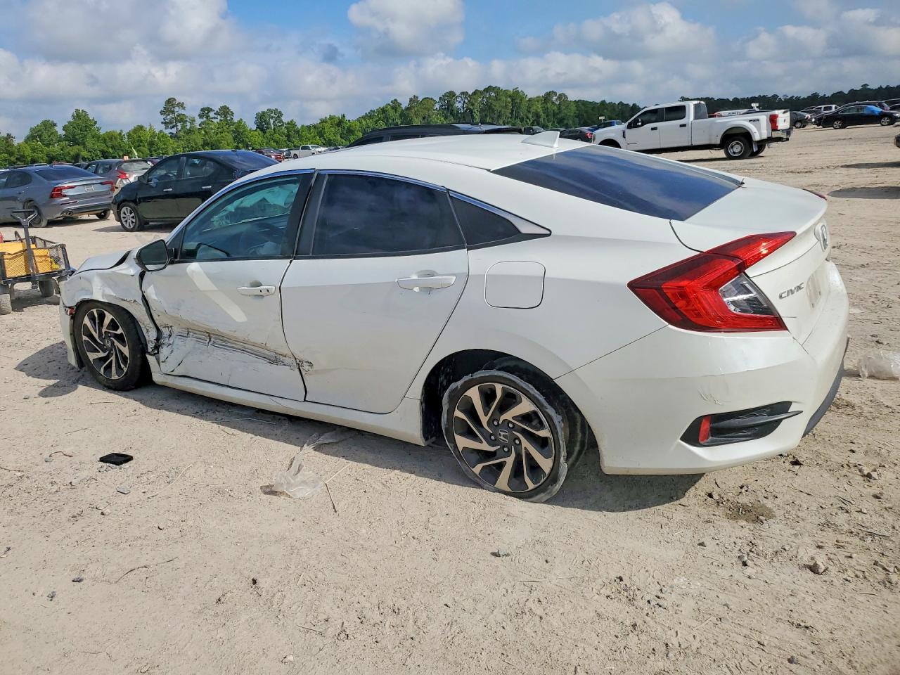 2017 HONDA CIVIC EX photo 3