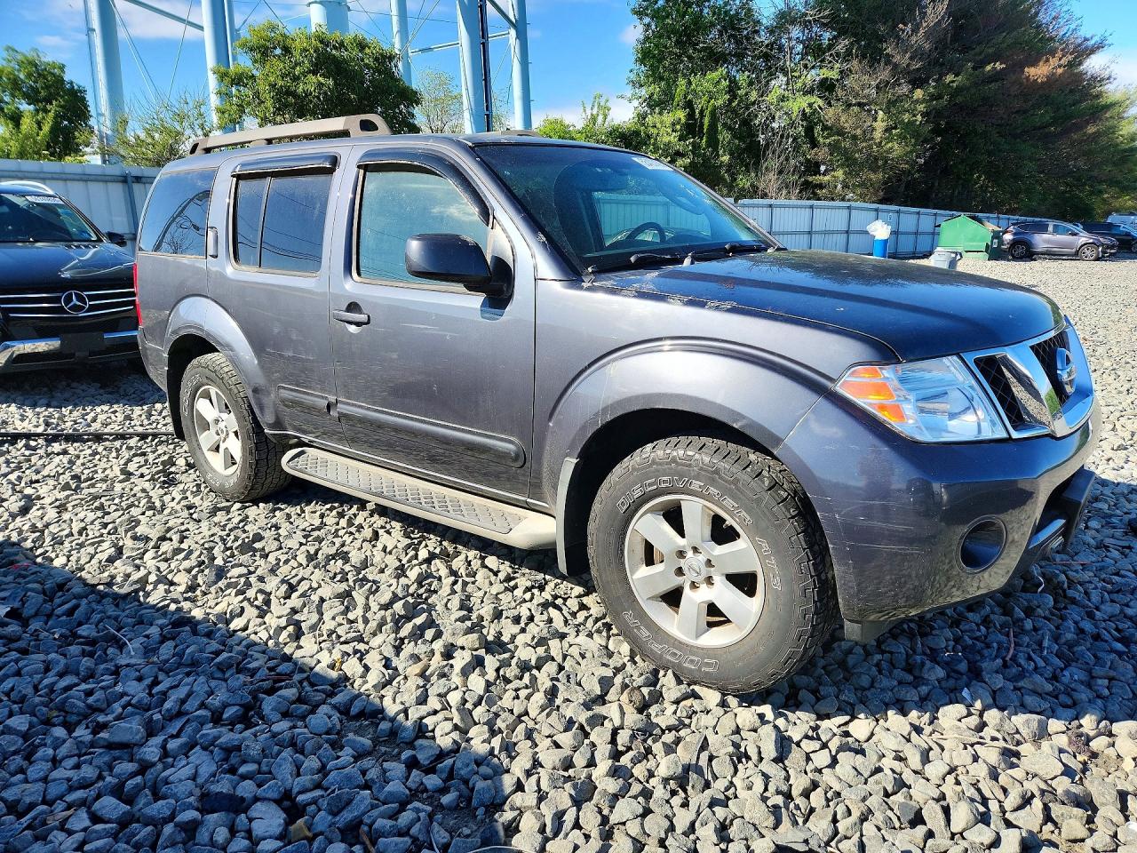 2012 NISSAN PATHFINDER S photo 4
