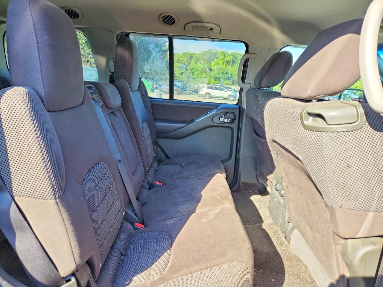 2012 NISSAN PATHFINDER S photo 11