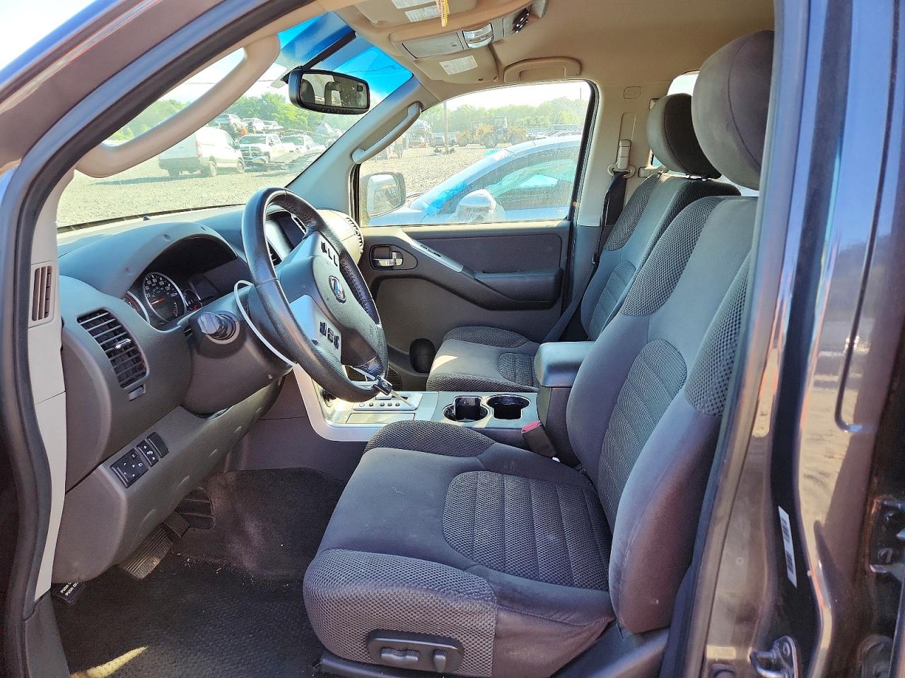 2012 NISSAN PATHFINDER S photo 7