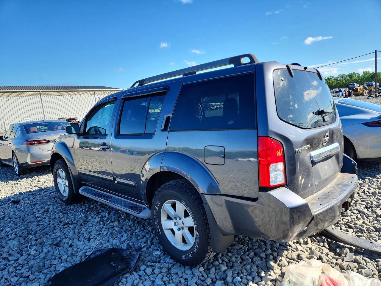 2012 NISSAN PATHFINDER S photo 2