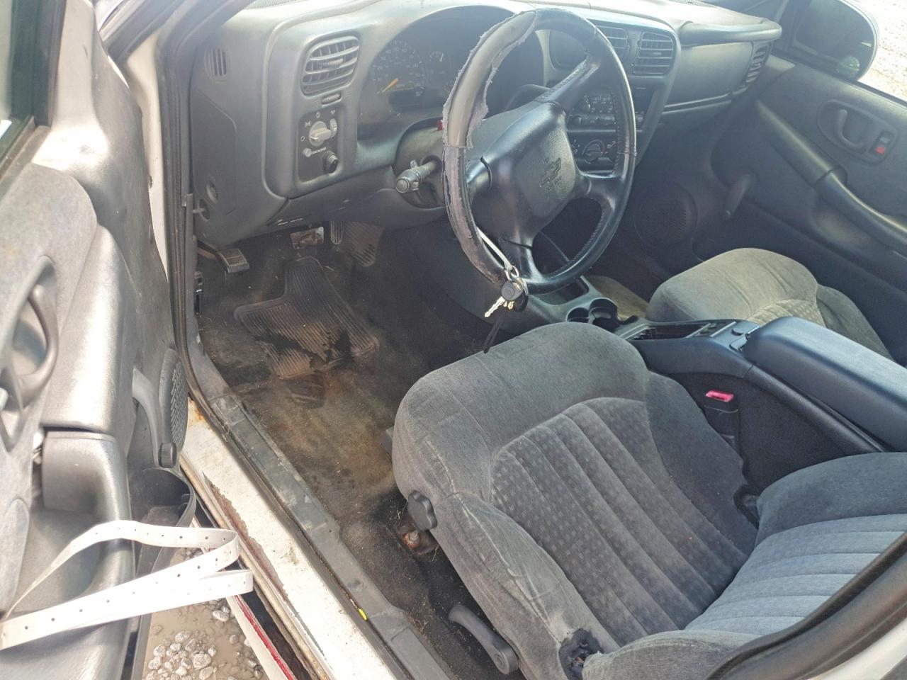 2001 CHEVROLET S TRUCK S10 photo 22