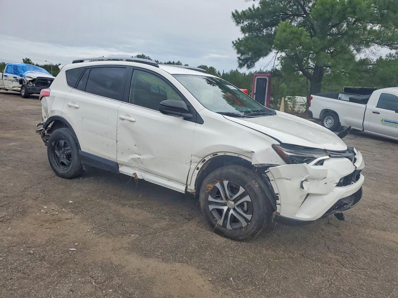 2018 TOYOTA RAV4 LE photo 7