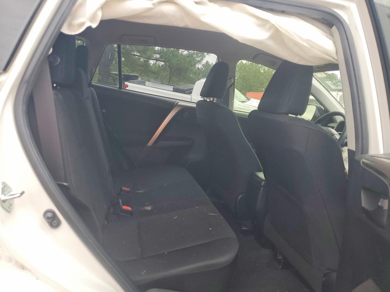 2018 TOYOTA RAV4 LE photo 19