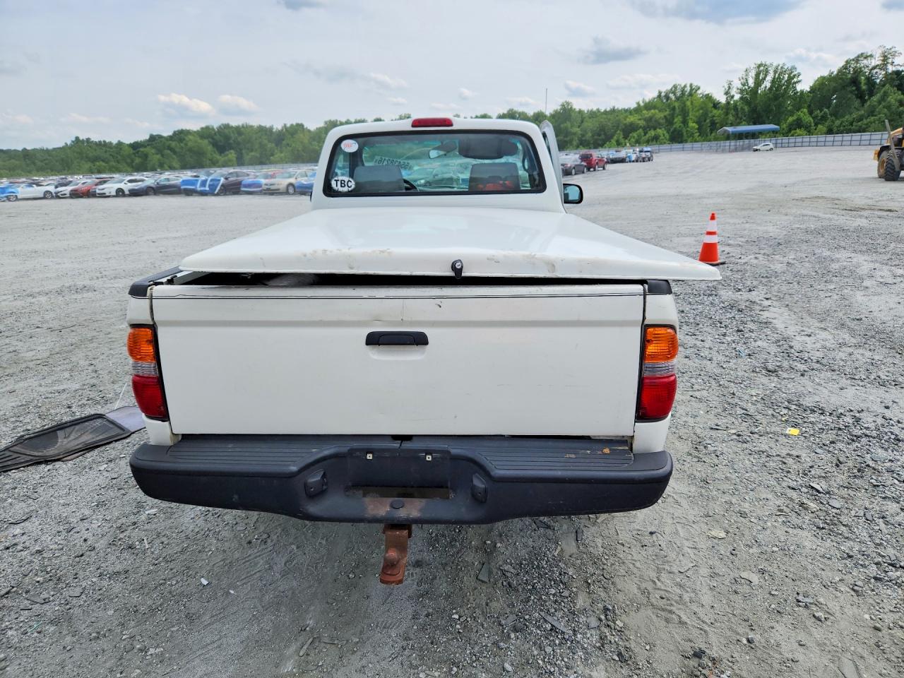 2002 TOYOTA TACOMA BASE photo 11