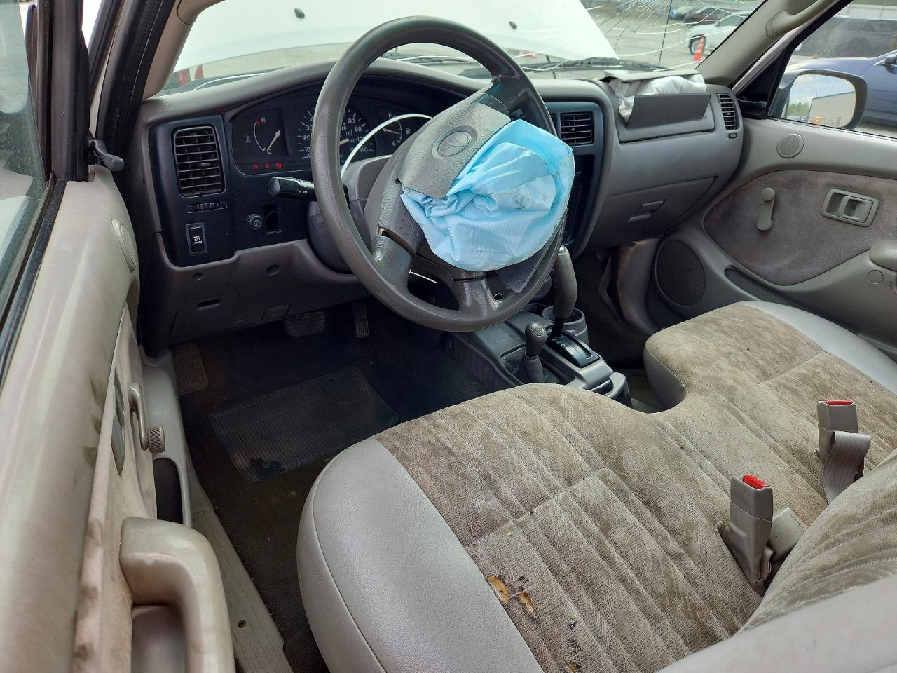 2002 TOYOTA TACOMA BASE photo 15