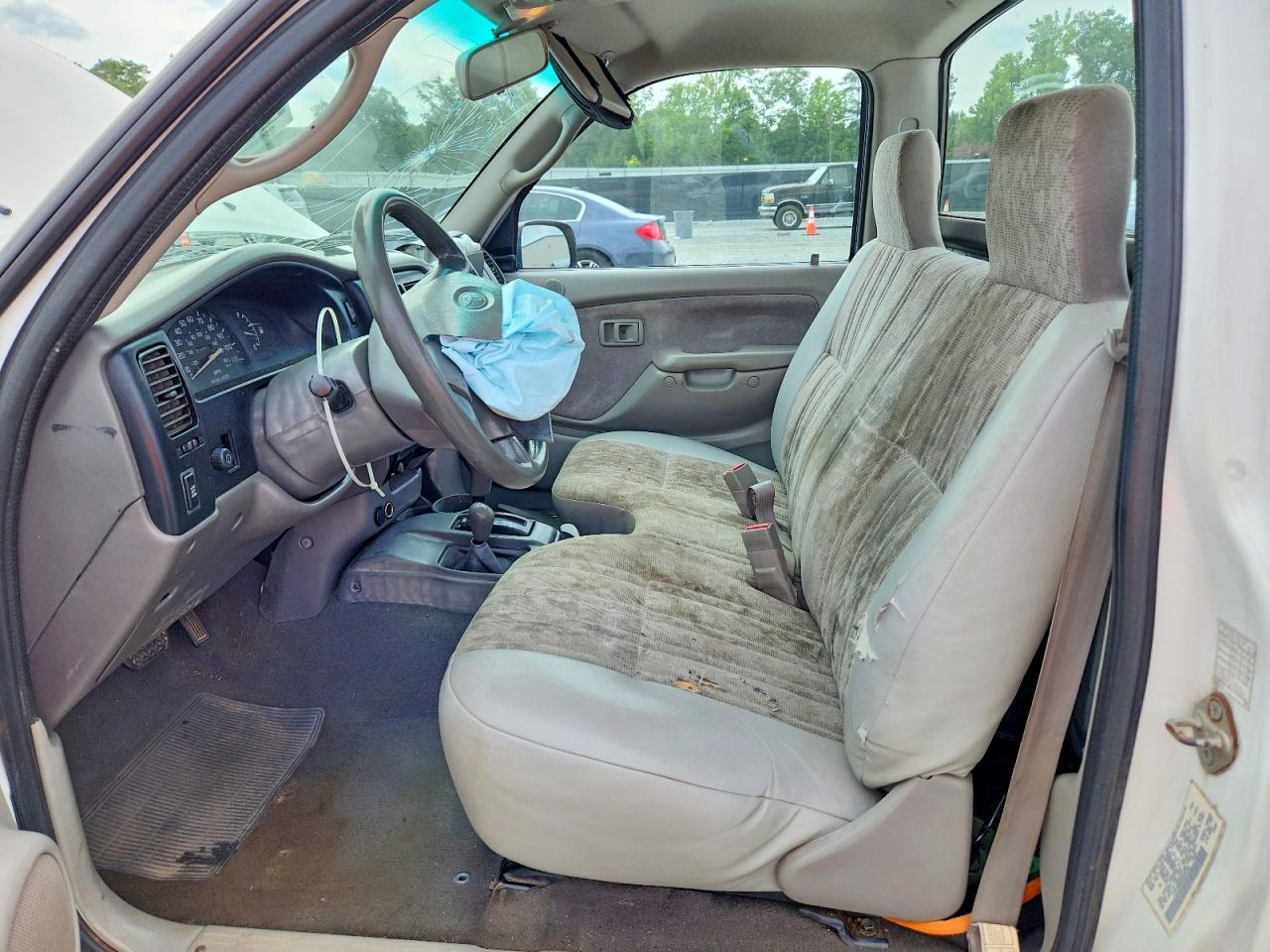 2002 TOYOTA TACOMA BASE photo 13