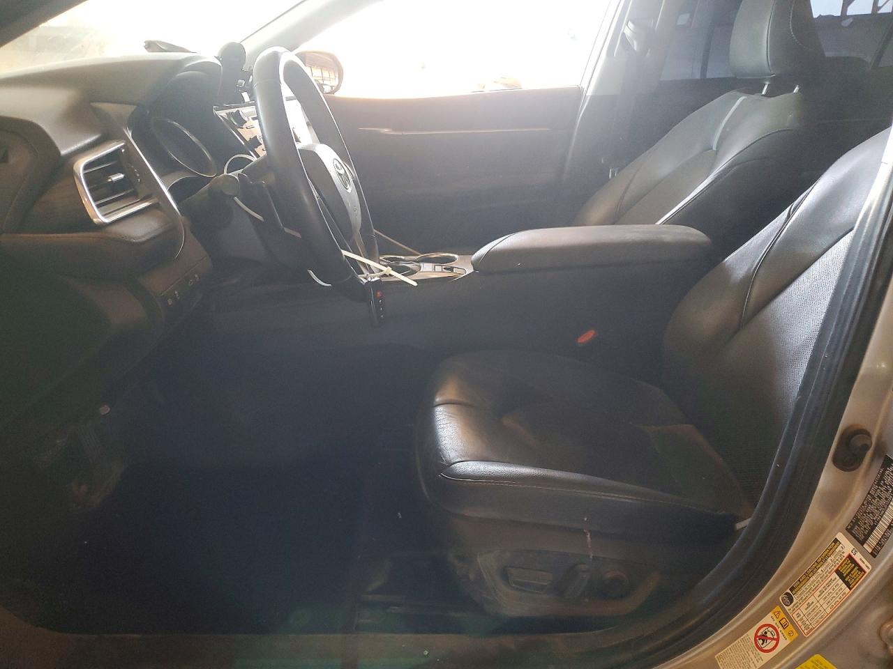 2018 TOYOTA CAMRY XSE photo 13