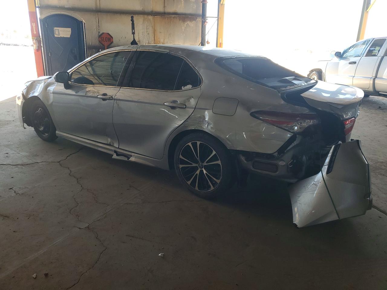 2018 TOYOTA CAMRY XSE photo 3
