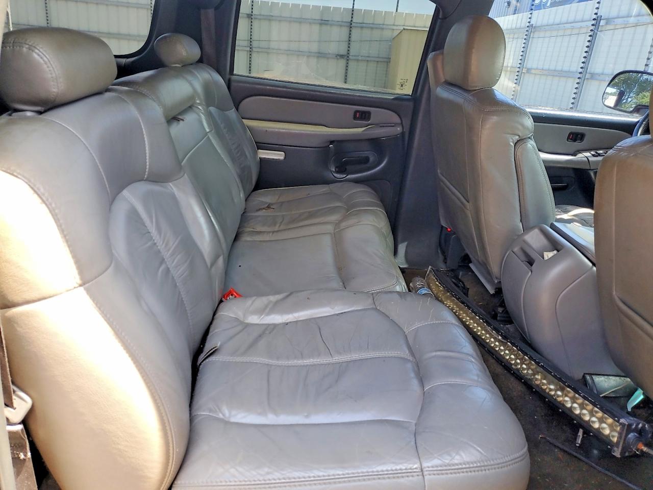 2001 CHEVROLET SUBURBAN K1500 photo 21