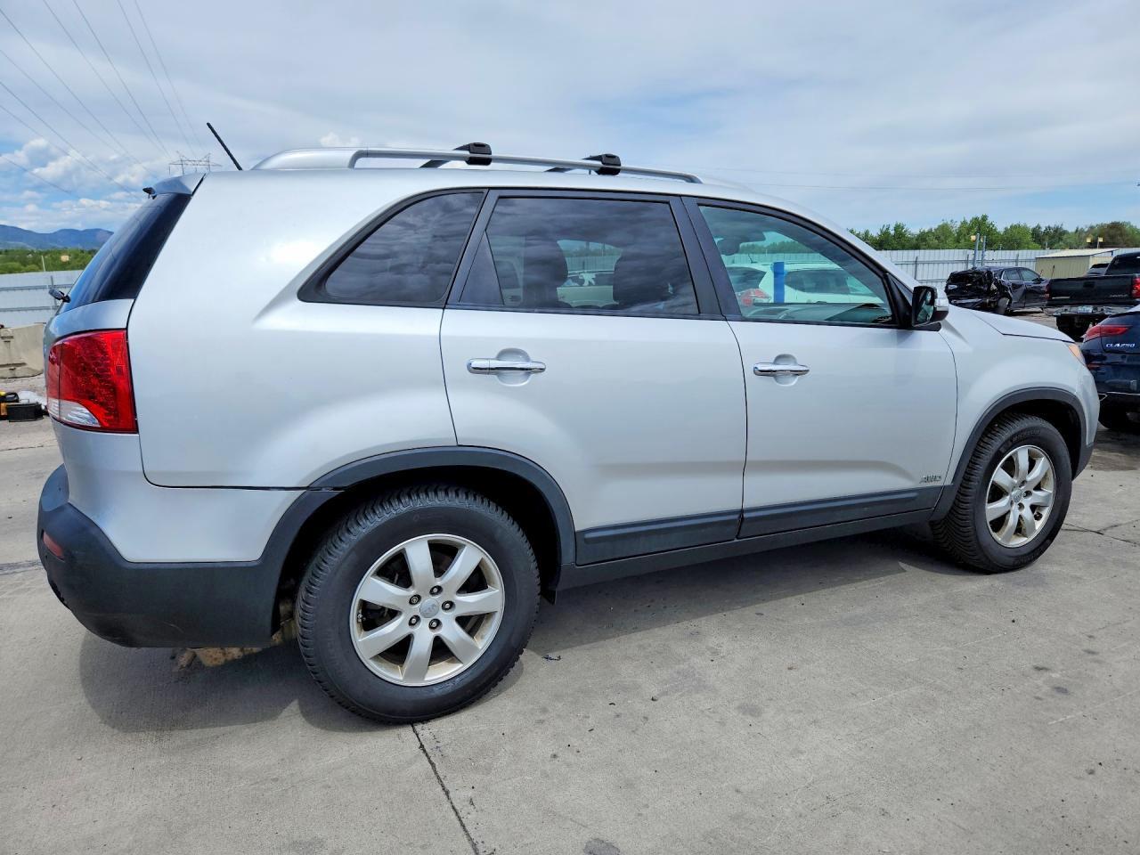 2013 KIA SORENTO LX photo 5