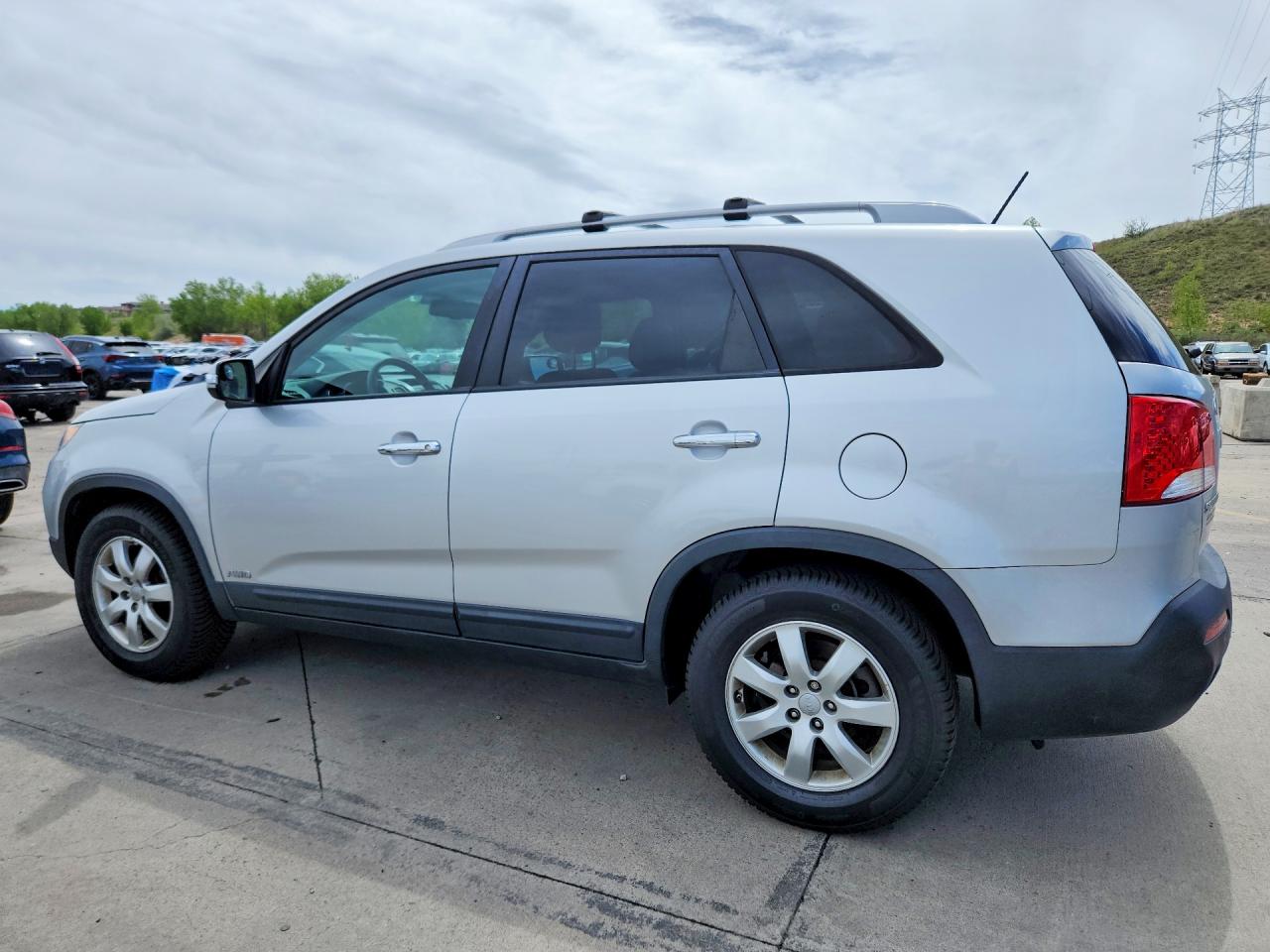 2013 KIA SORENTO LX photo 3
