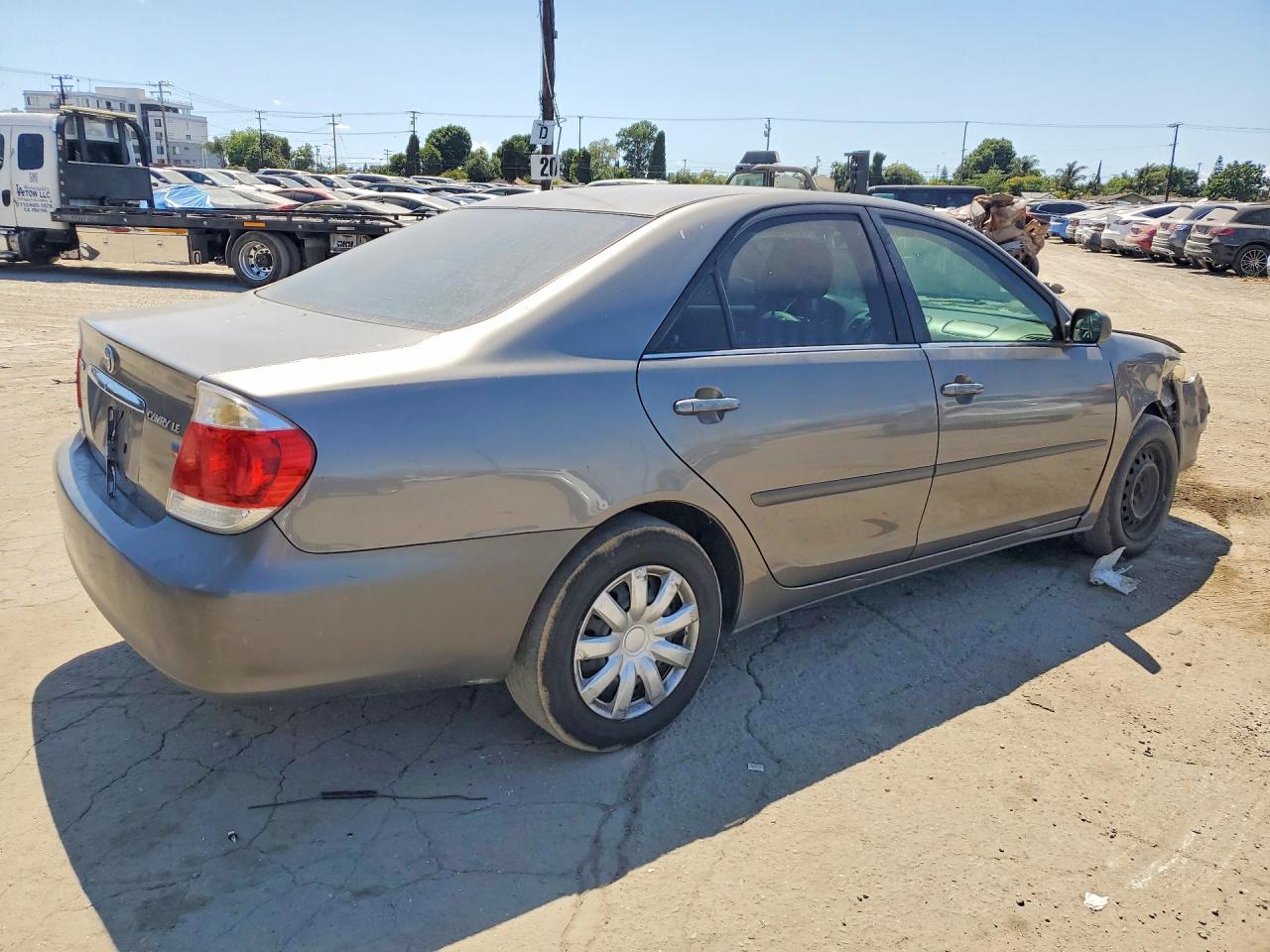 2006 TOYOTA CAMRY LE photo 3
