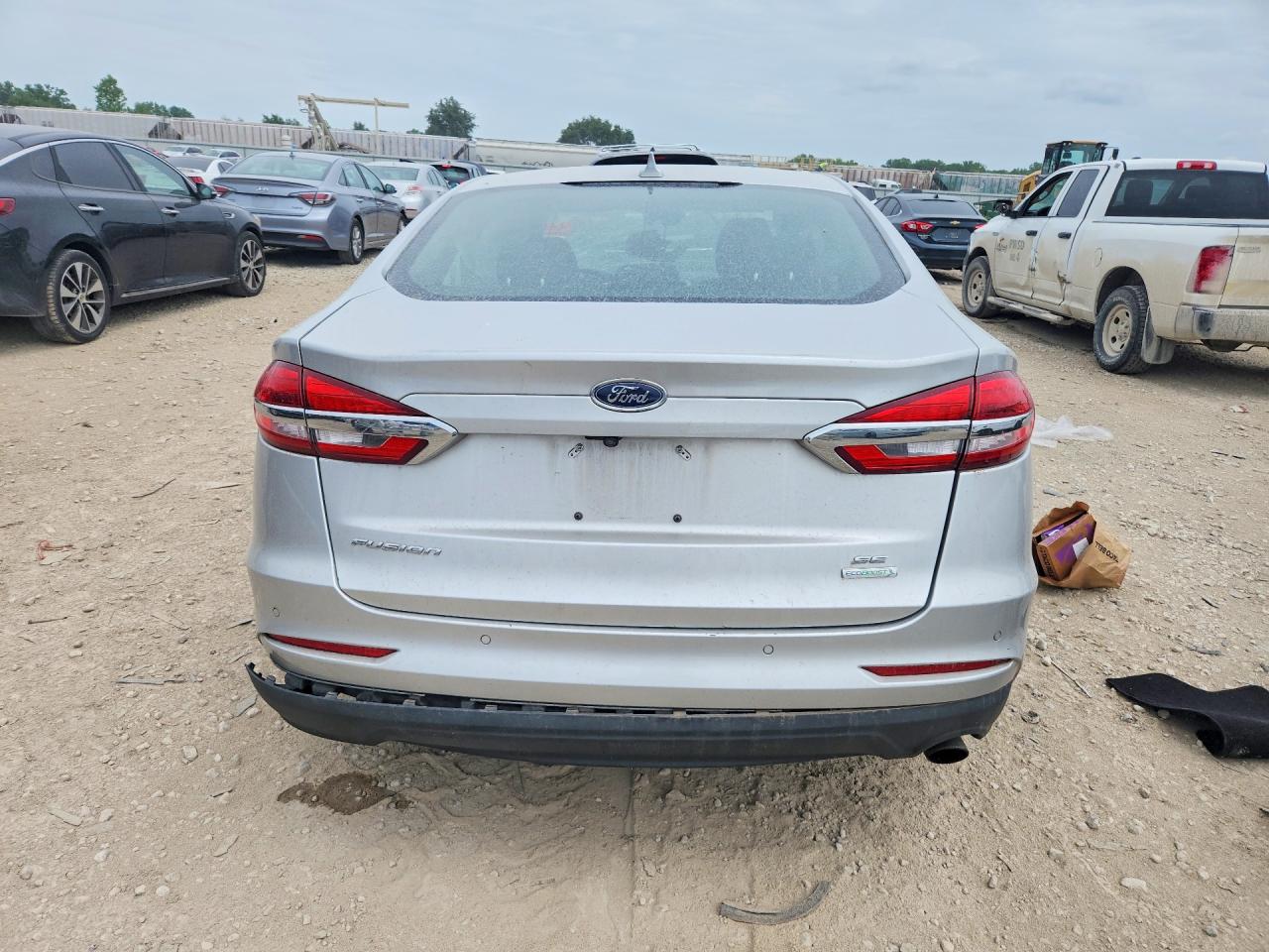 2019 FORD FUSION SE photo 11