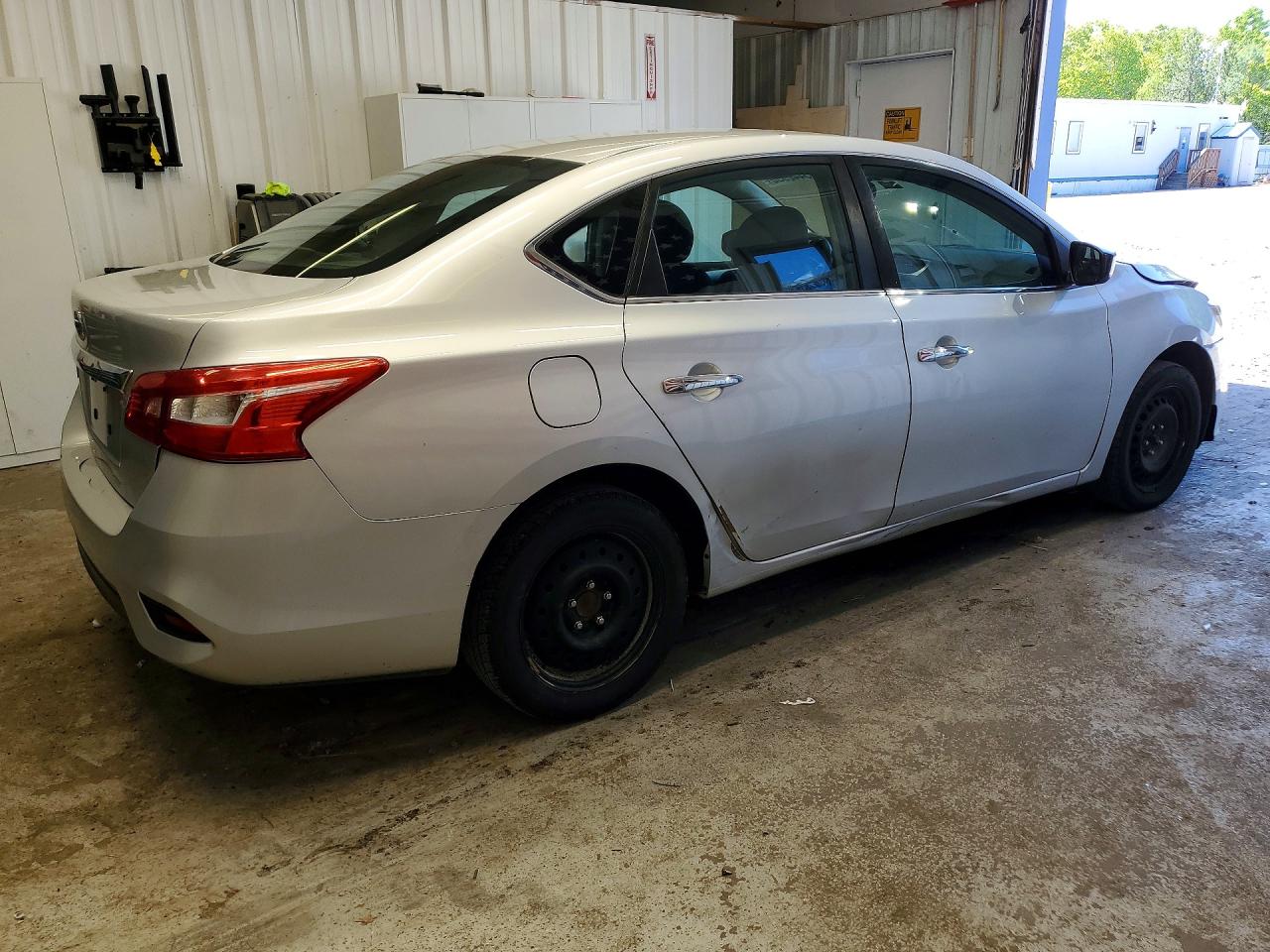 2018 NISSAN SENTRA S photo 5