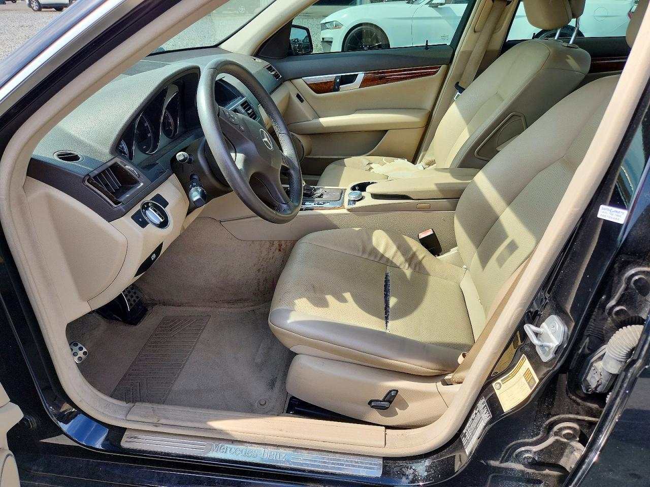 2011 MERCEDES-BENZ C 300 photo 7
