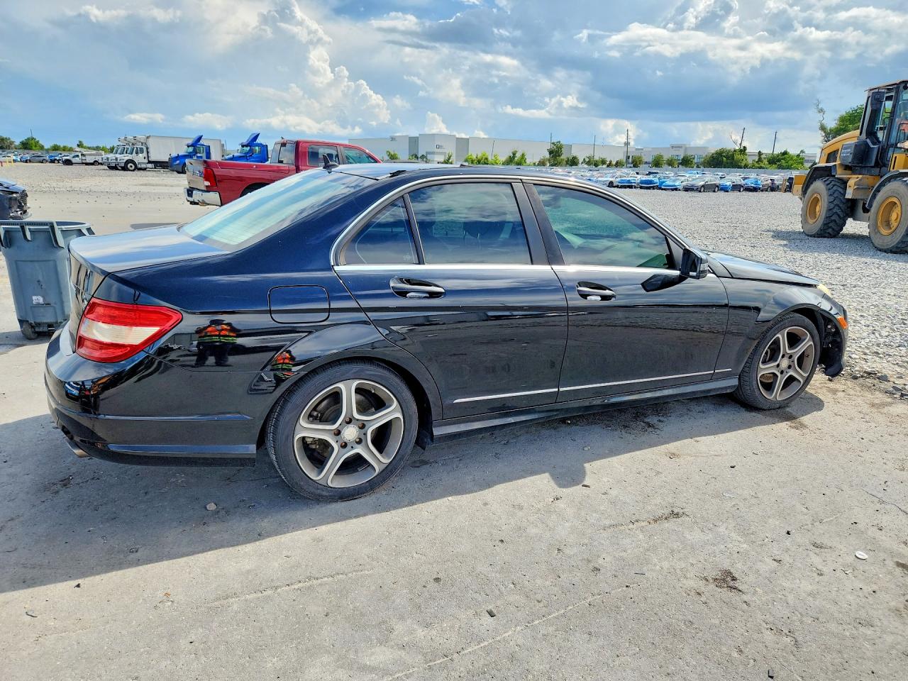 2011 MERCEDES-BENZ C 300 photo 3