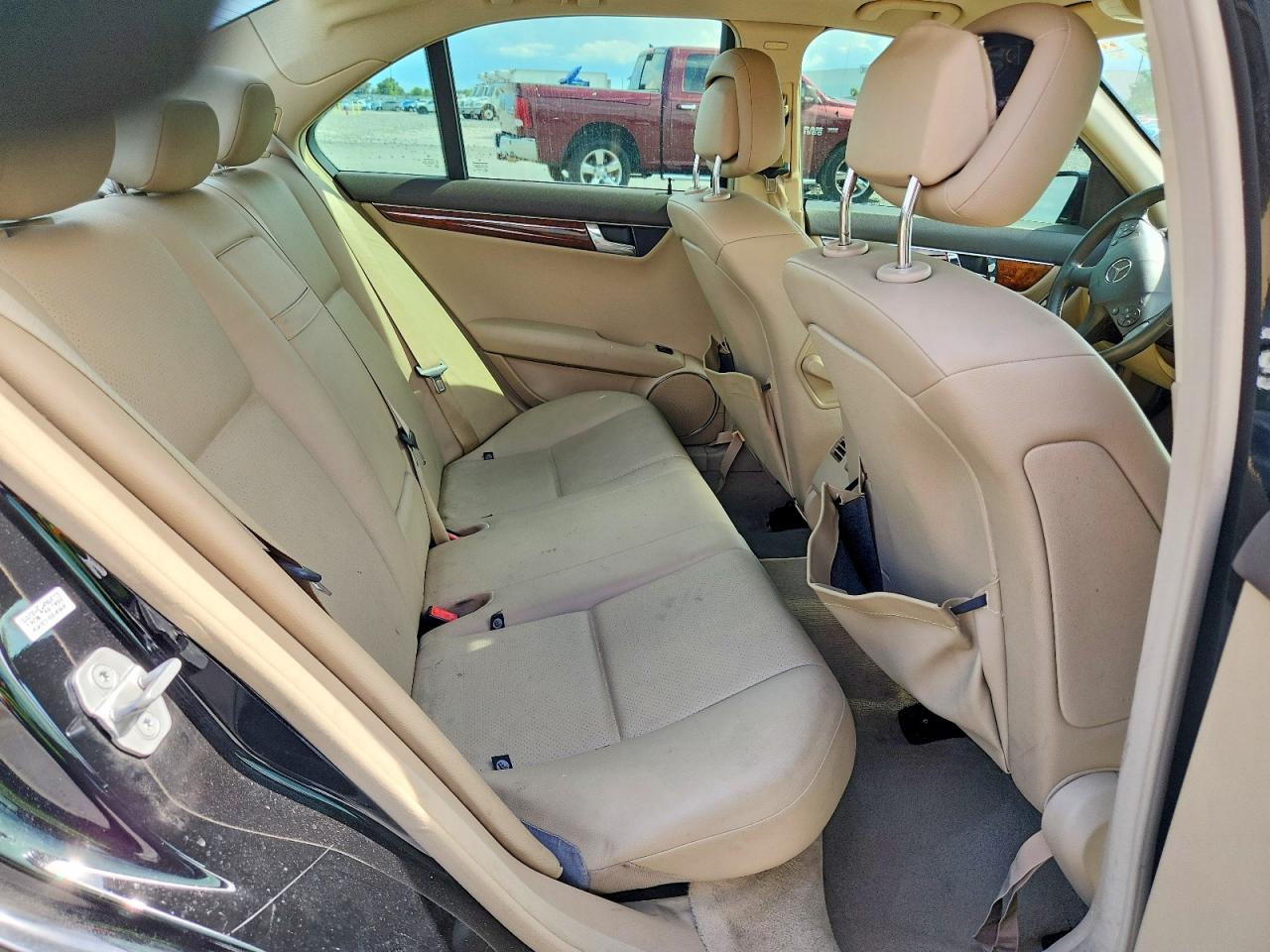 2011 MERCEDES-BENZ C 300 photo 10