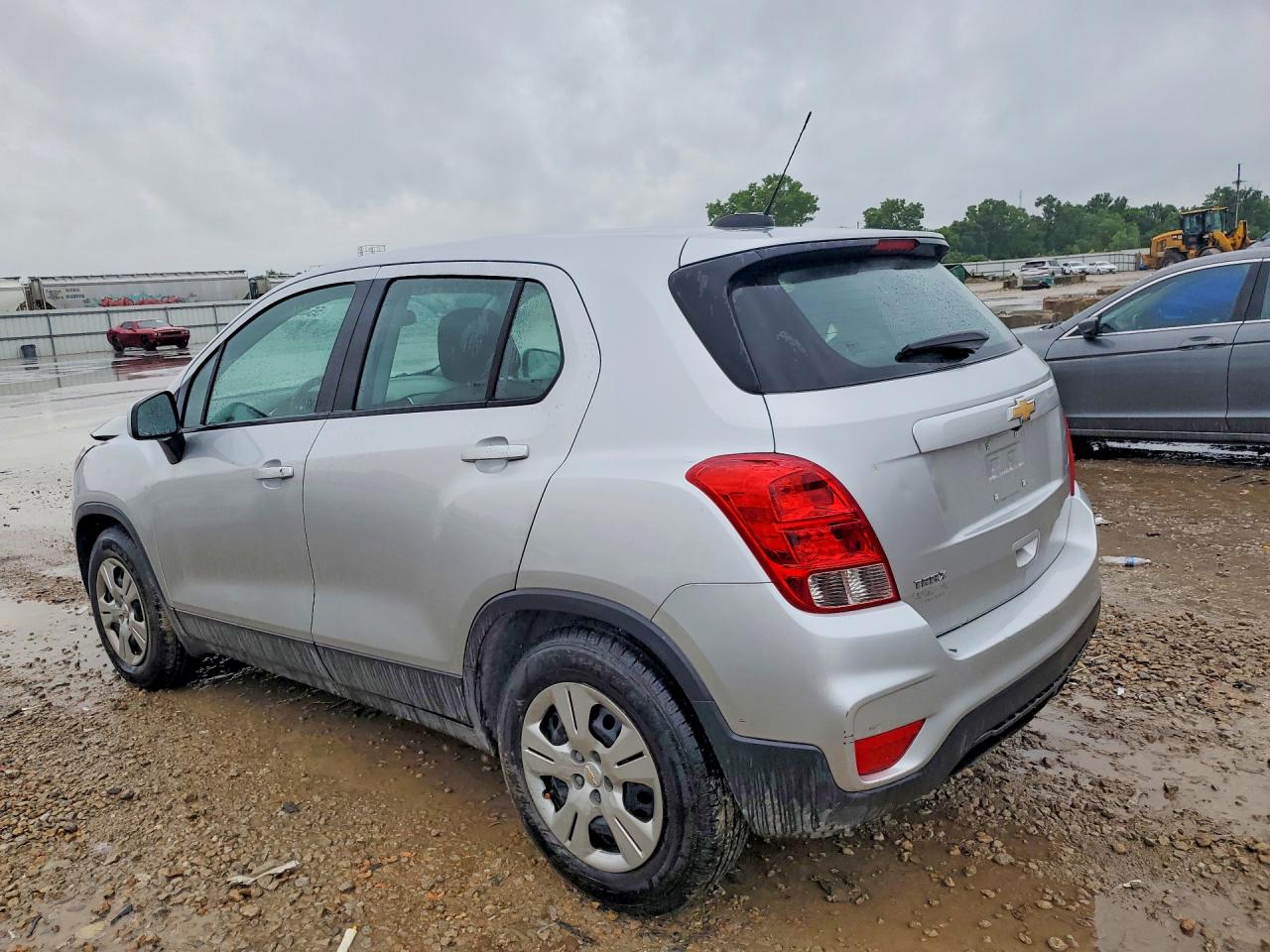2017 CHEVROLET TRAX LS photo 3