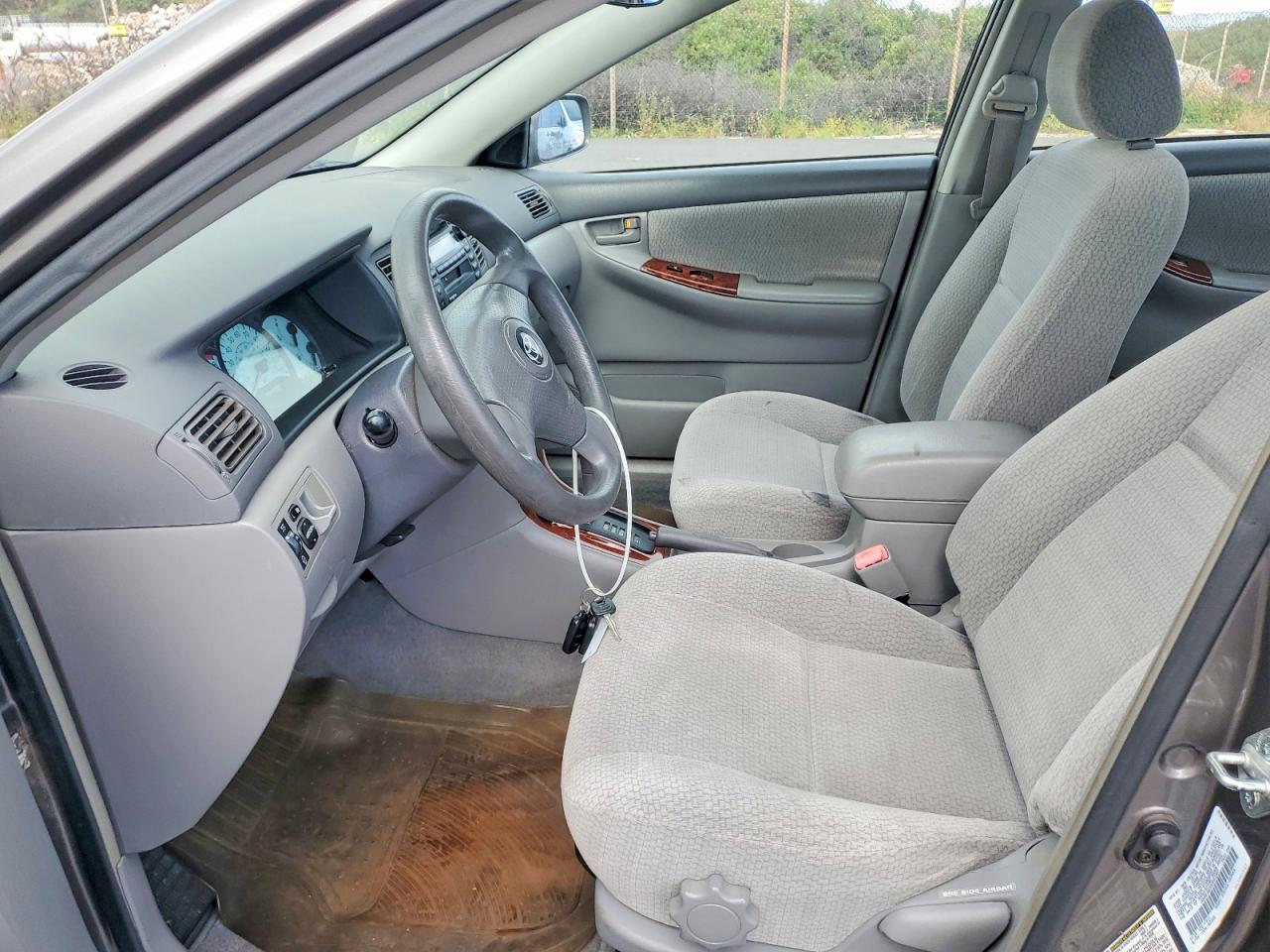 2004 TOYOTA COROLLA CE photo 13