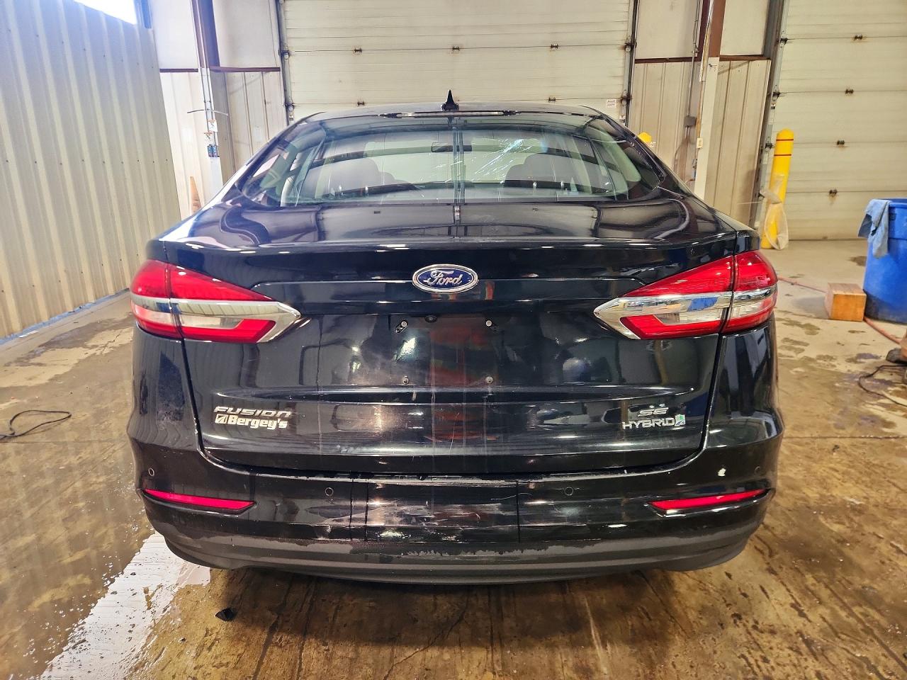 2019 FORD FUSION SE photo 16