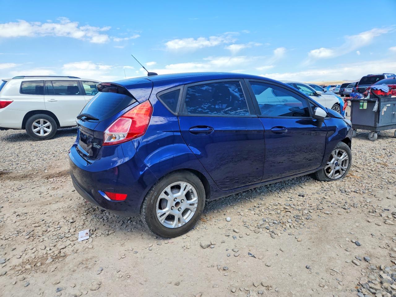 2016 FORD FIESTA SE photo 5