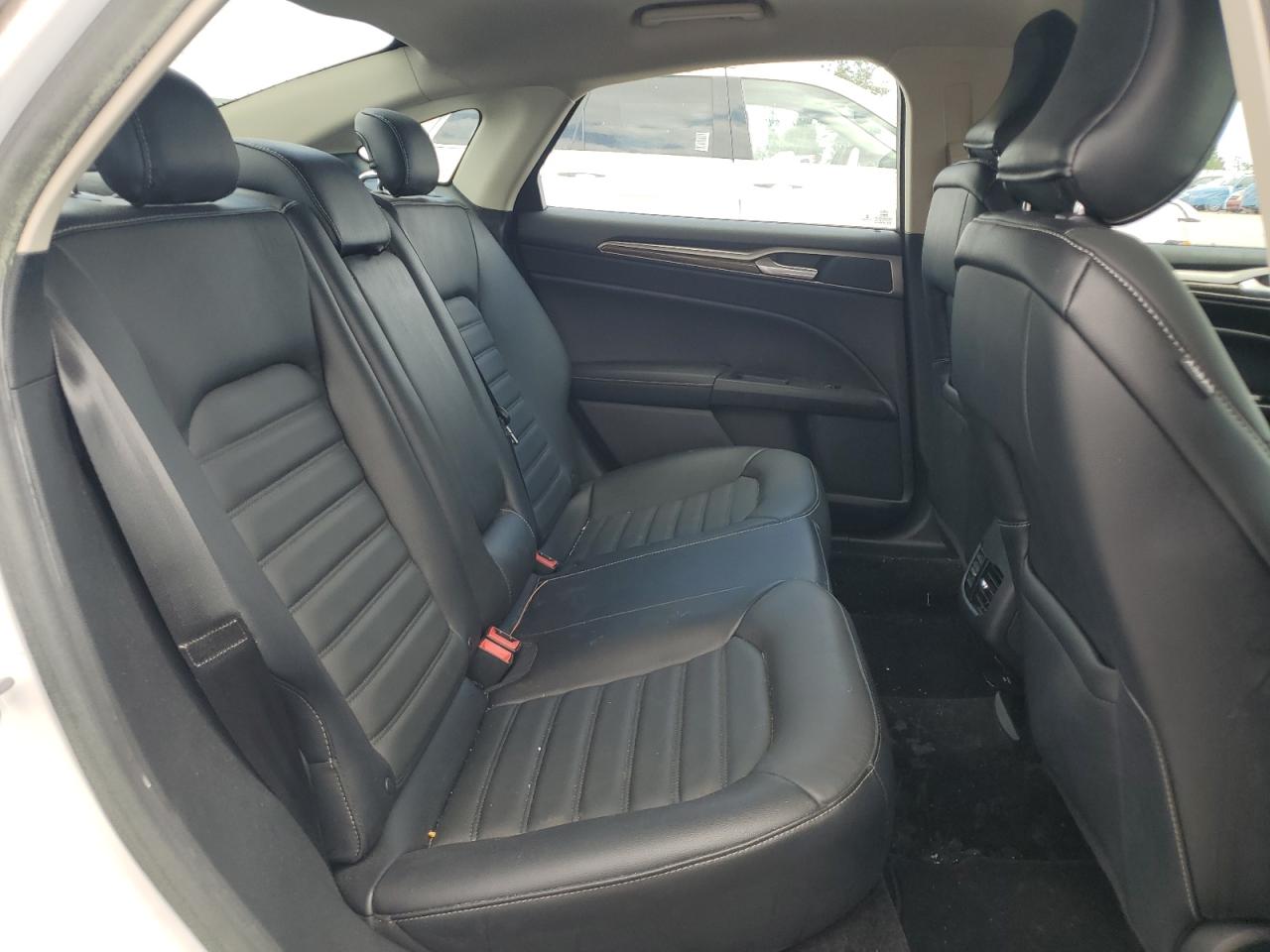 2017 FORD FUSION SE HYBRID photo 19