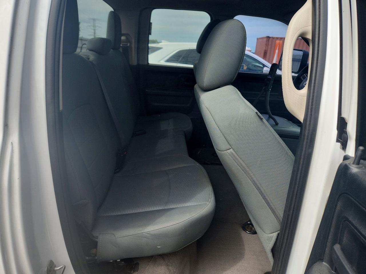 2014 RAM 1500 ST photo 19