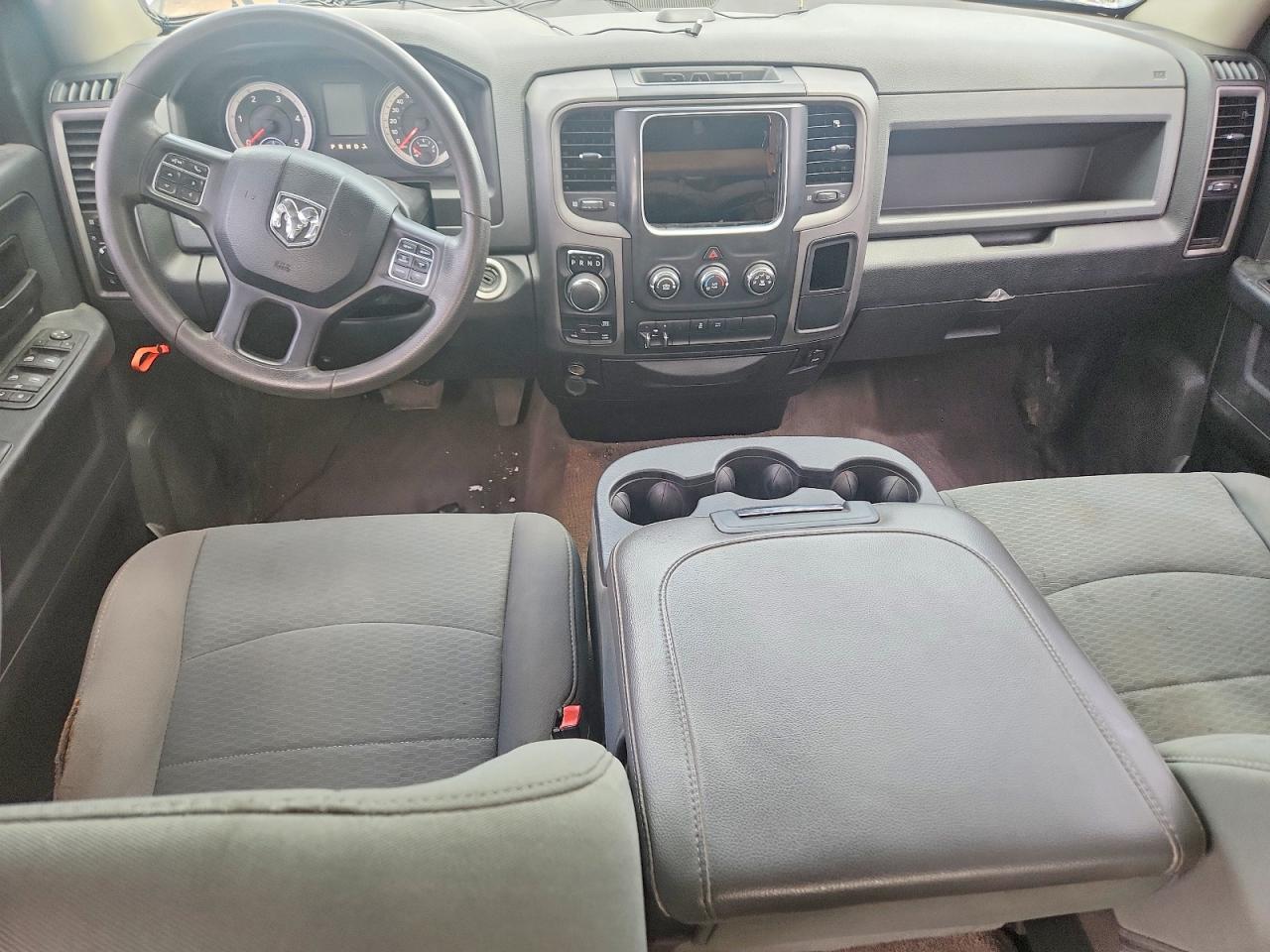 2014 RAM 1500 ST photo 15