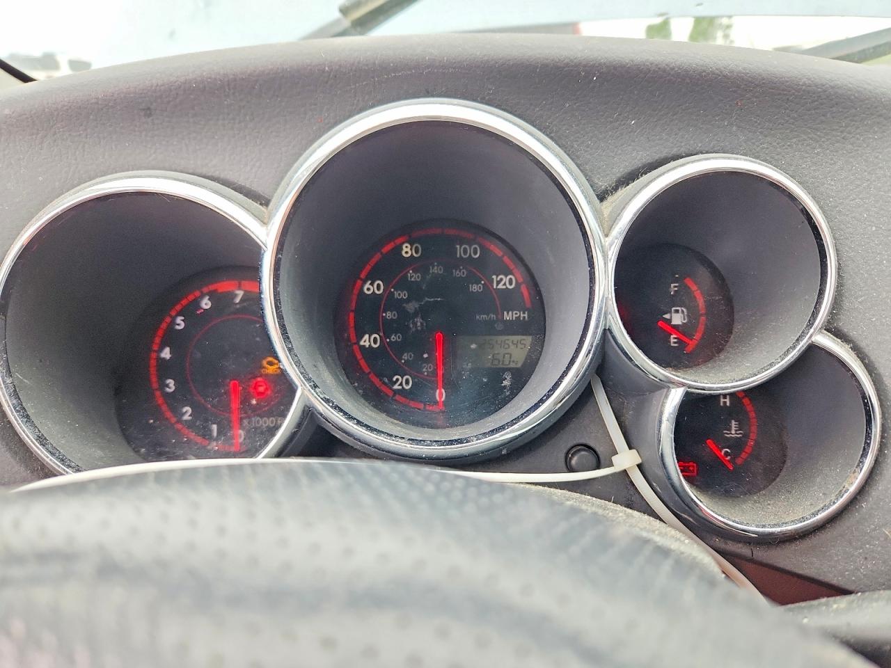 2004 TOYOTA COROLLA MATRIX XR photo 9