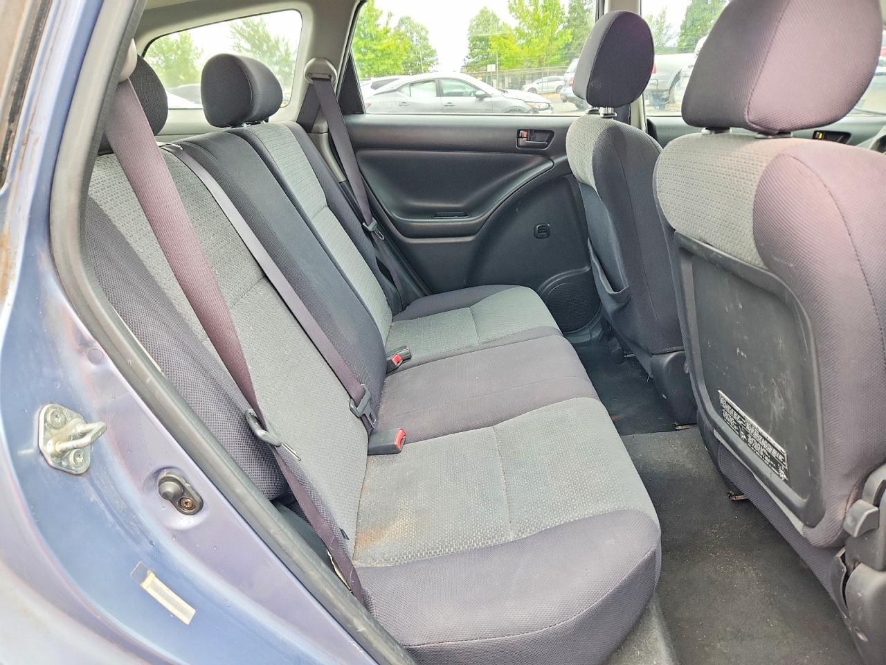 2004 TOYOTA COROLLA MATRIX XR photo 10