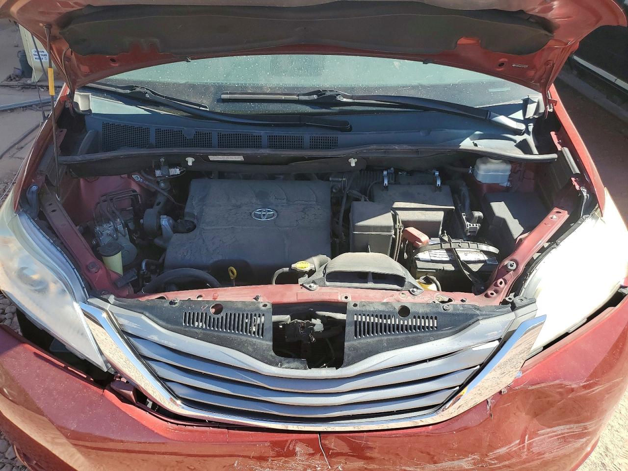 2013 TOYOTA SIENNA XLE 8-PASSENGER photo 23