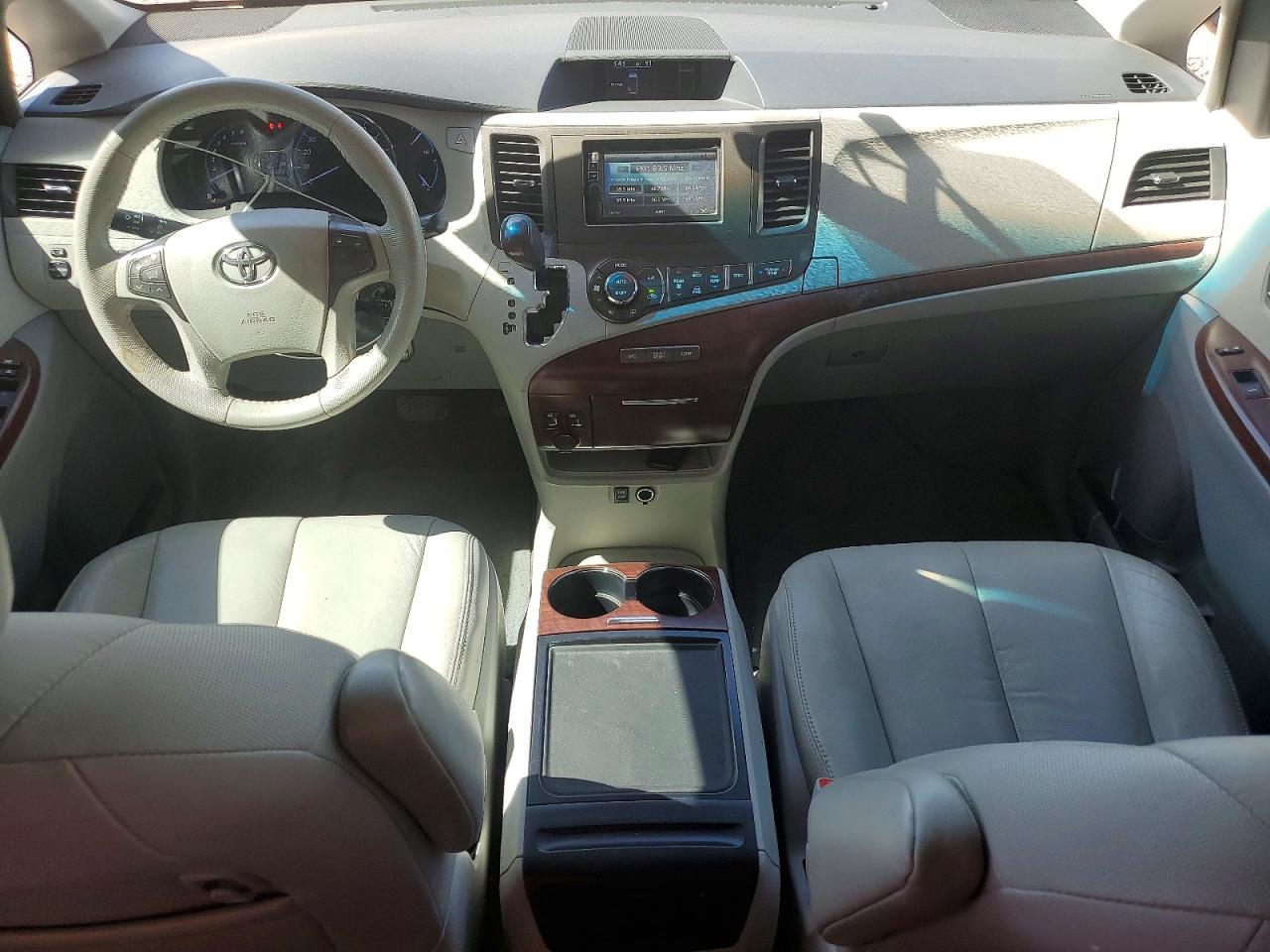 2013 TOYOTA SIENNA XLE 8-PASSENGER photo 15