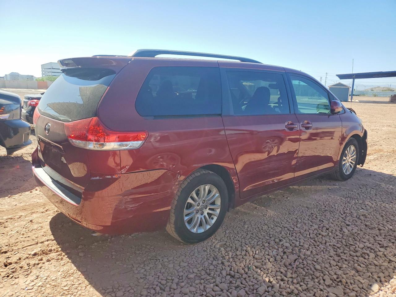 2013 TOYOTA SIENNA XLE 8-PASSENGER photo 5