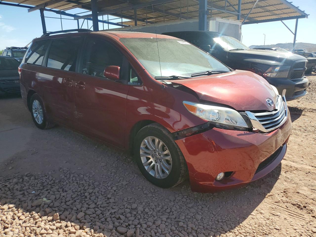 2013 TOYOTA SIENNA XLE 8-PASSENGER photo 7