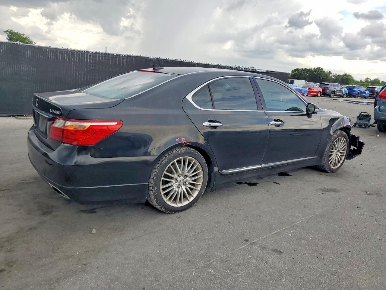 2010 LEXUS LS 460 photo 5