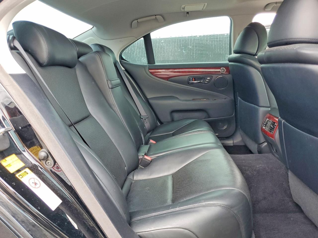 2010 LEXUS LS 460 photo 19