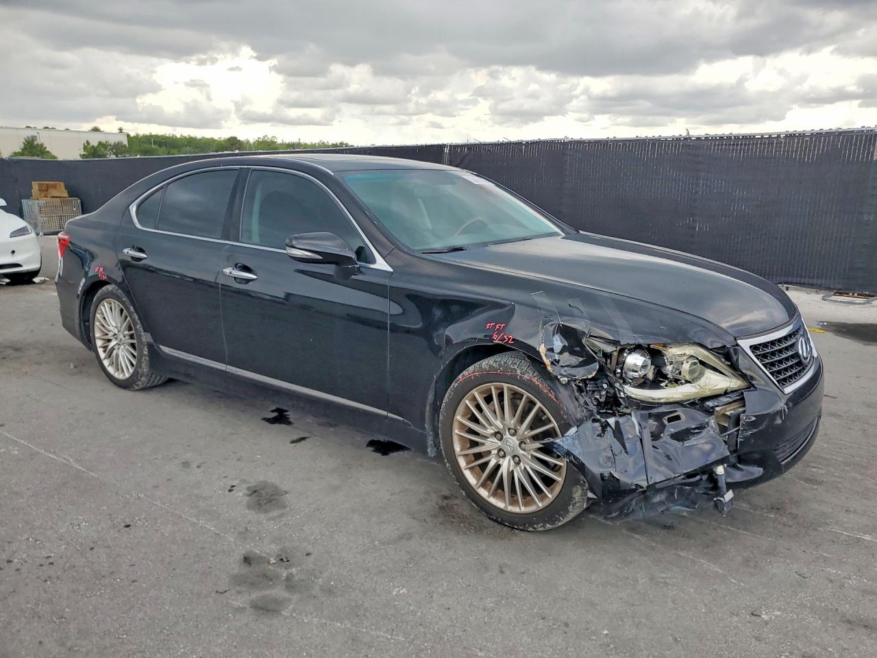 2010 LEXUS LS 460 photo 7