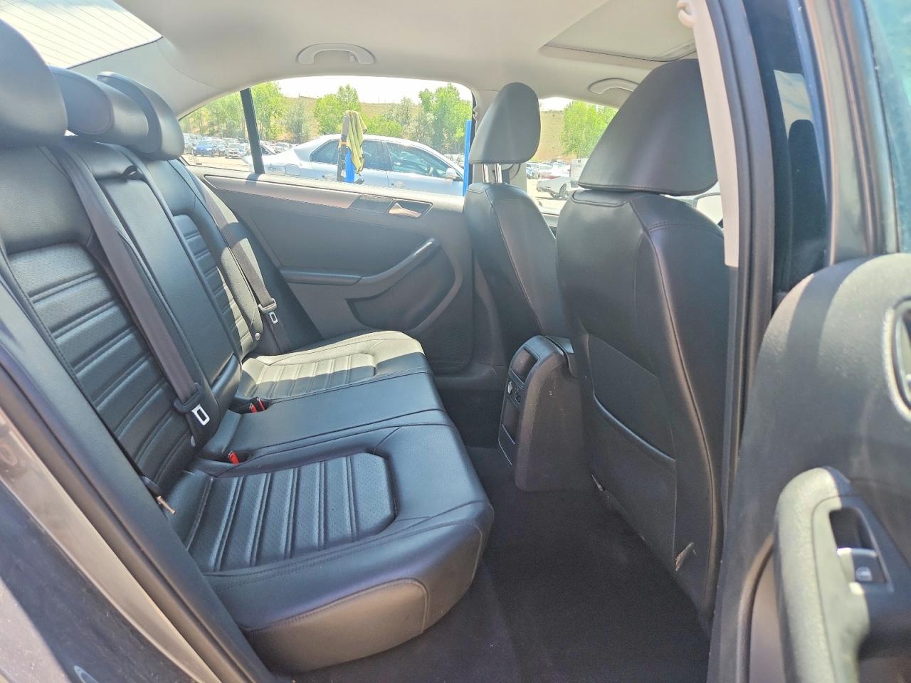 2014 VOLKSWAGEN JETTA SEL photo 28