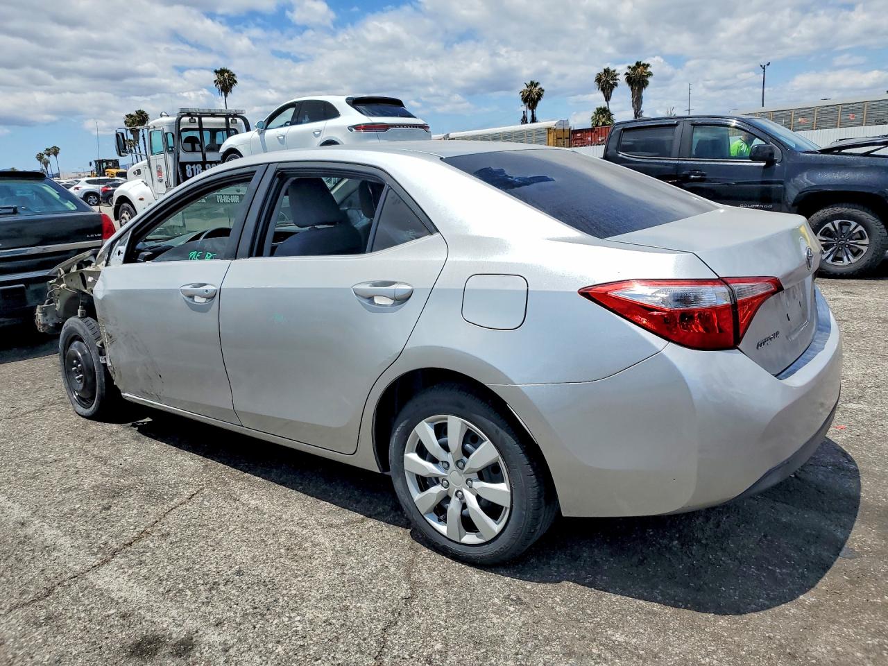 2014 TOYOTA COROLLA LE photo 3